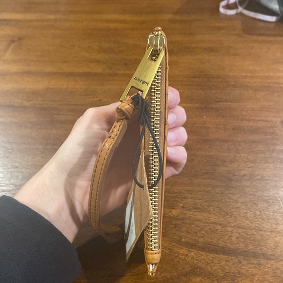 Margot wristlet - Picture 7 of 9